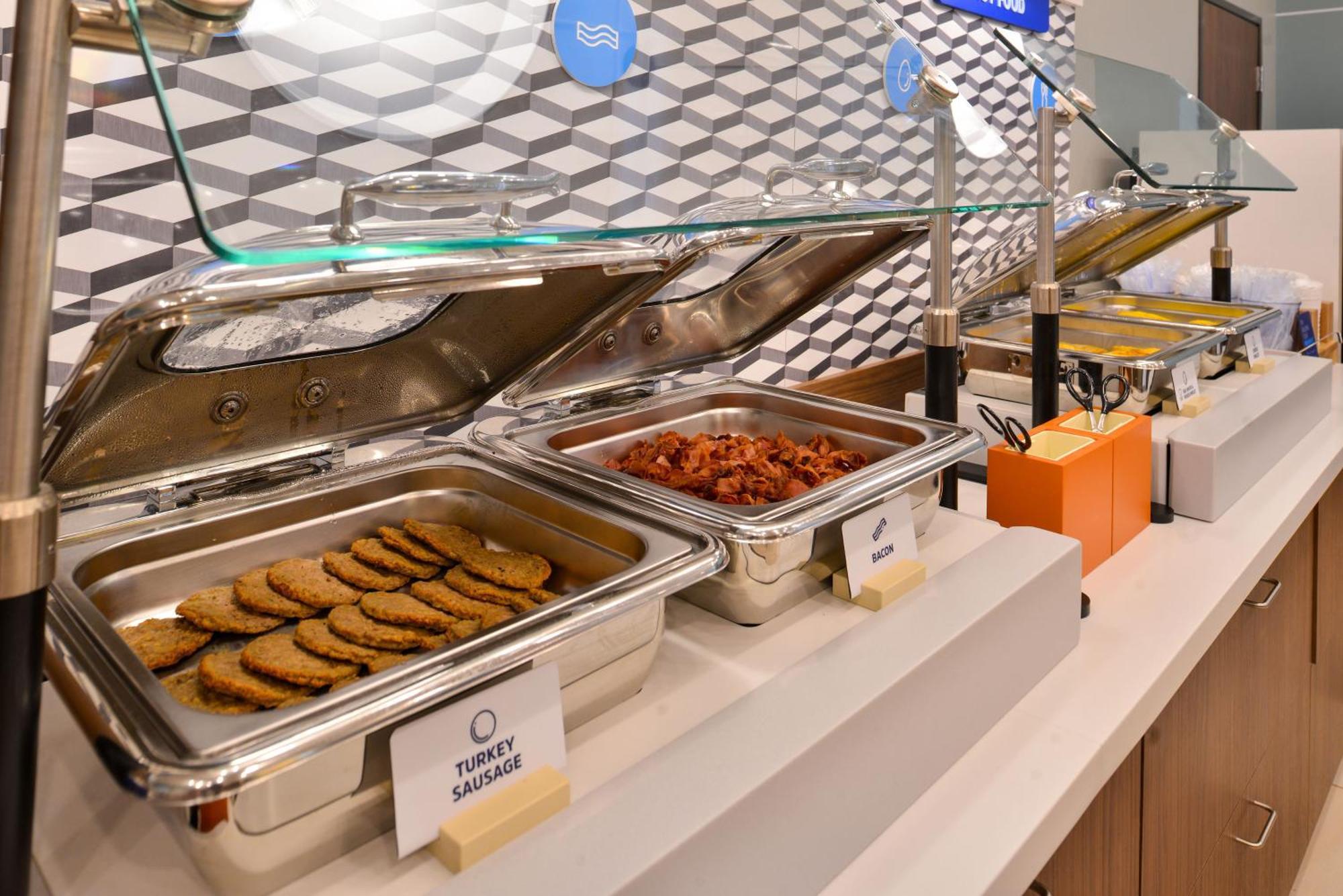 Holiday Inn Express & Suites Terrace By Ihg Hotel Terrace