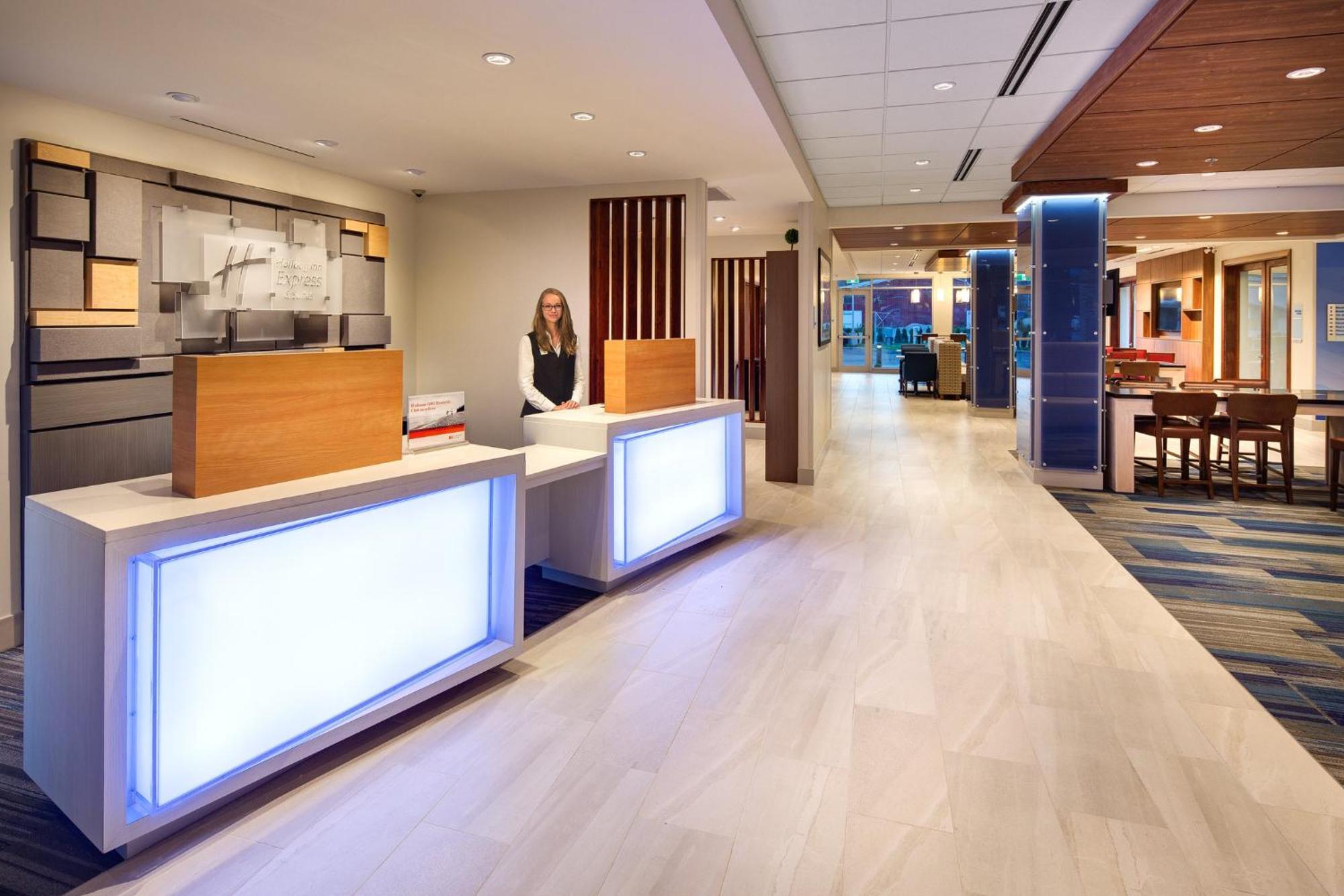 Holiday Inn Express & Suites Terrace By Ihg 4*