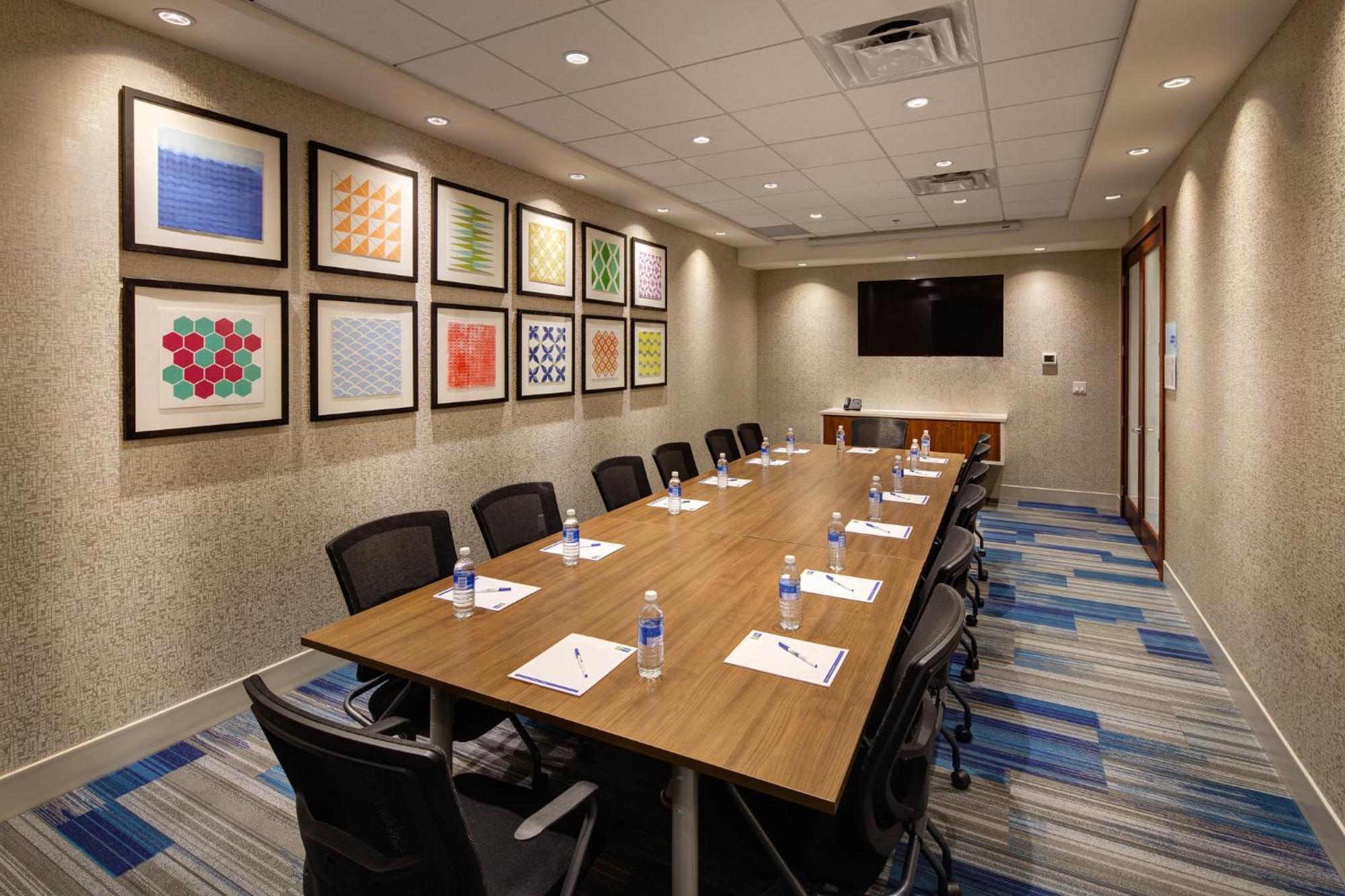 Hotel Holiday Inn Express & Suites Terrace By Ihg Terrace